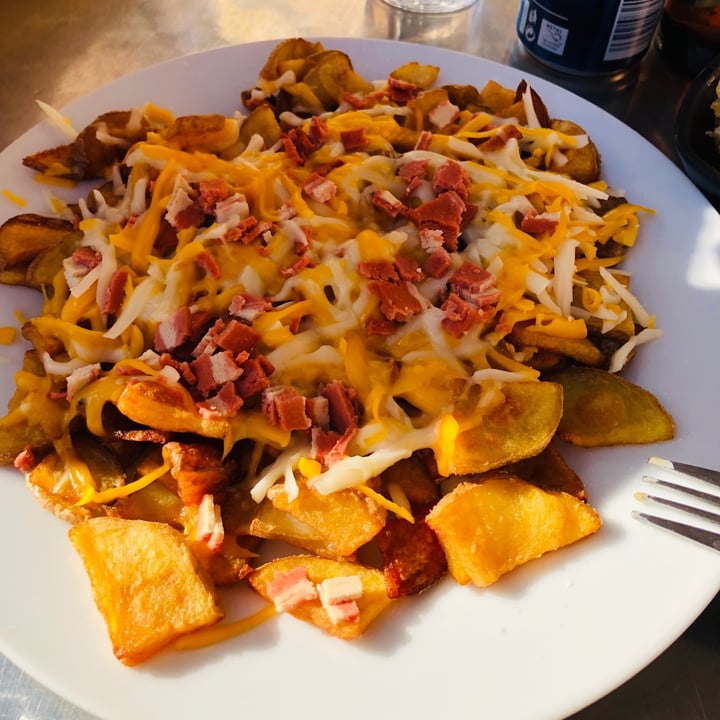 photo of Ruta 42 Patatas con bacon y cheddar shared by @montserratrosell on  02 Jun 2020 - review