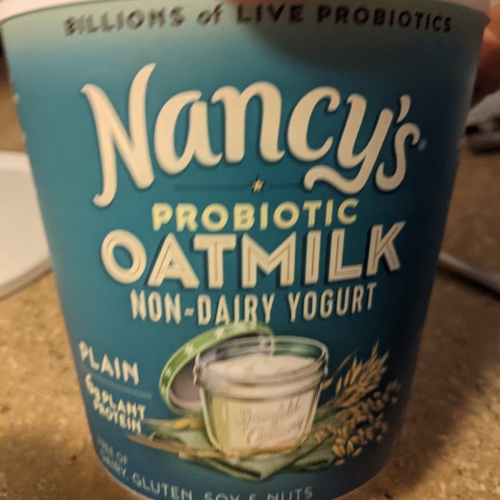 photo of Nancy's Yogurt Probiotic Oatmilk Non-Dairy Yogurt Plain shared by @jayvgn on  06 Dec 2021 - review