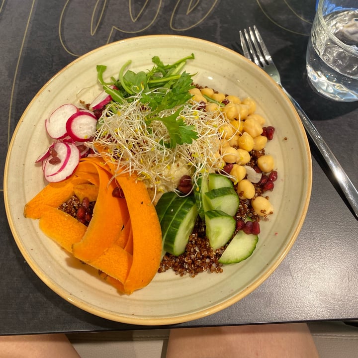 photo of Tasty Poke Bar Santa Cruz de Tenerife Vegan Bowl shared by @bethany0990 on  19 Jul 2022 - review