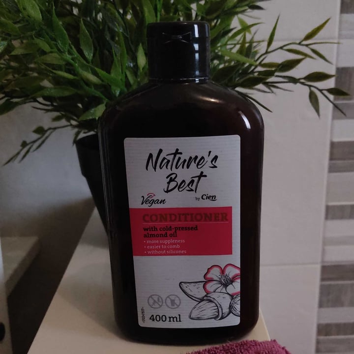 photo of Nature’s best by cien Conditioner with 100% pressed almond oil shared by @erisdelarge on  17 Mar 2022 - review