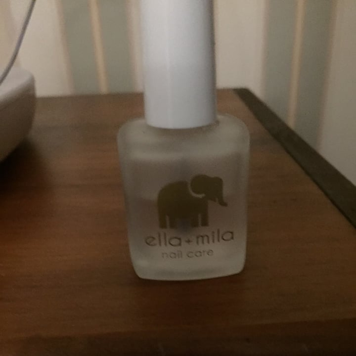 photo of ella+mila Nail Strengthener shared by @sedrew1 on  01 Jan 2021 - review