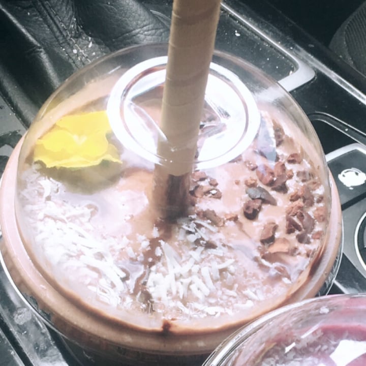 photo of The Vegan Shack Snickers Smoothie shared by @essceess on  14 Nov 2020 - review