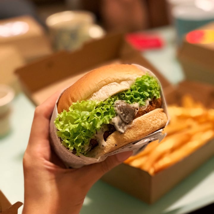 photo of VeganBurg Singapore Creamy Shrooms Burger shared by @lolahippie on  10 Jul 2021 - review