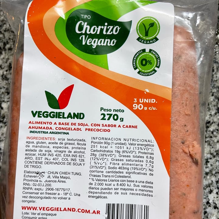 photo of Veggieland Chorizo Vegano shared by @aleveganstraightedge on  26 Feb 2022 - review