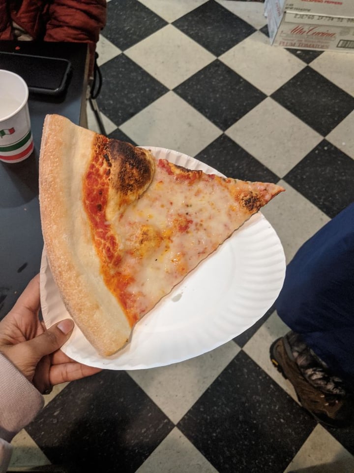 photo of Screamer's Pizzeria Cheese Slice shared by @harsha on  11 Dec 2019 - review