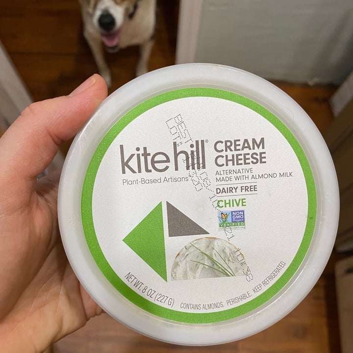 photo of Kite Hill Cream Cheese Alternative Chive shared by @amandalrsmith on  26 Jun 2021 - review