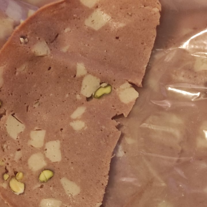 photo of Vegustibus Mortadella vegana shared by @robyald on  05 Jan 2022 - review