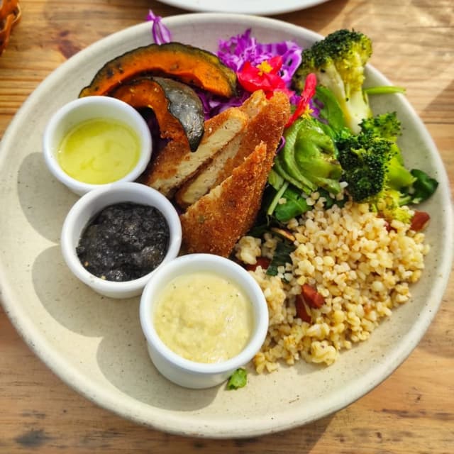 Photo of the dish “Ensalada balanceada”