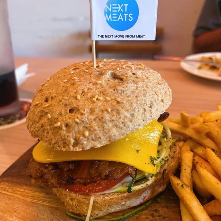review photo of The Rebel Company Cafe & Bar Beef Short Ribs Burger shared by @nhlx on 25 May 2022 - review