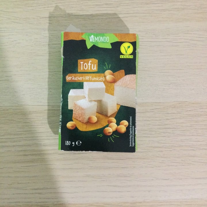 photo of Vemondo Tofu affumicato shared by @isauraelle on  08 Apr 2022 - review