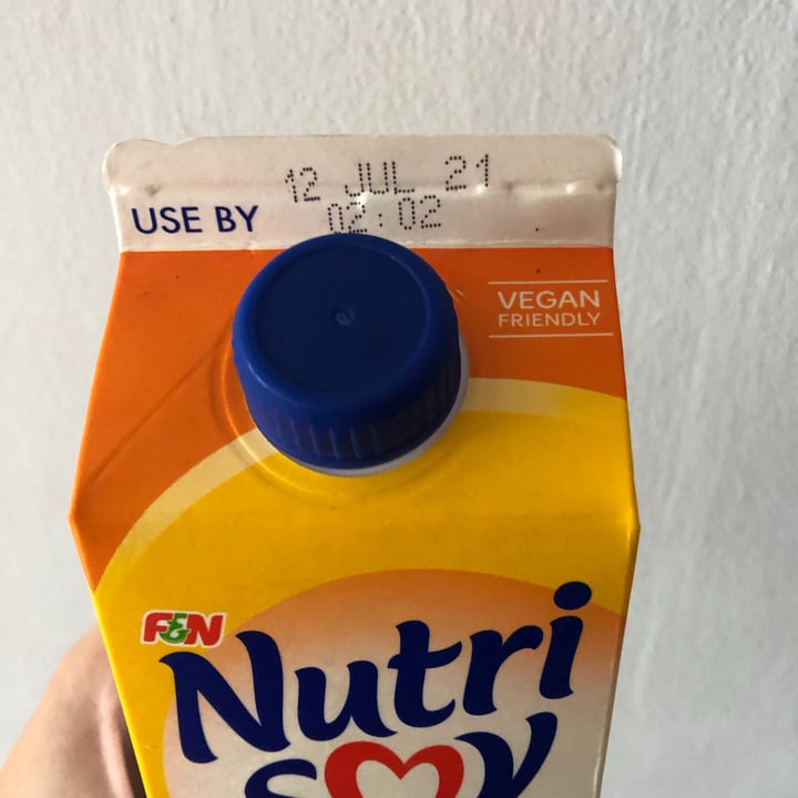photo of F&N Nutrisoy Fresh soya milk High Calcium with Almond shared by @hiiamyulin on  14 Jun 2021 - review