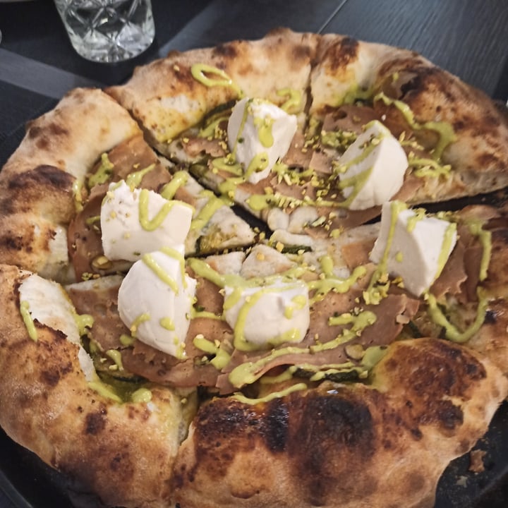 photo of Pizzeria "I Partenopei" Brescia Gustosa shared by @annaboodmann on  08 Jun 2022 - review