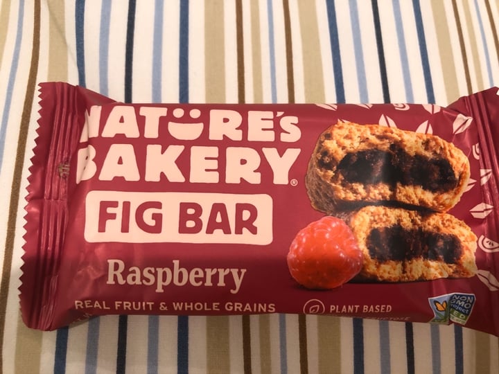 photo of Nature's Bakery Fig Bar Raspberry shared by @dcaversaschi on  10 Jan 2020 - review