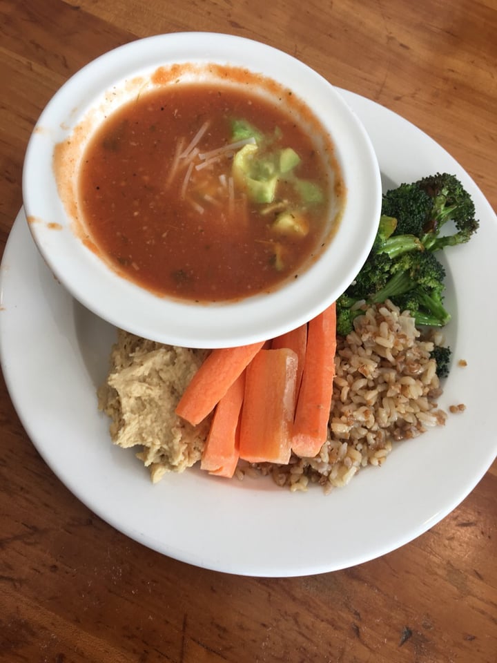 review photo of Franklin Dining Commons Salad bar and vegetarian section shared by @adelesecrest on 23 Feb 2019 - review