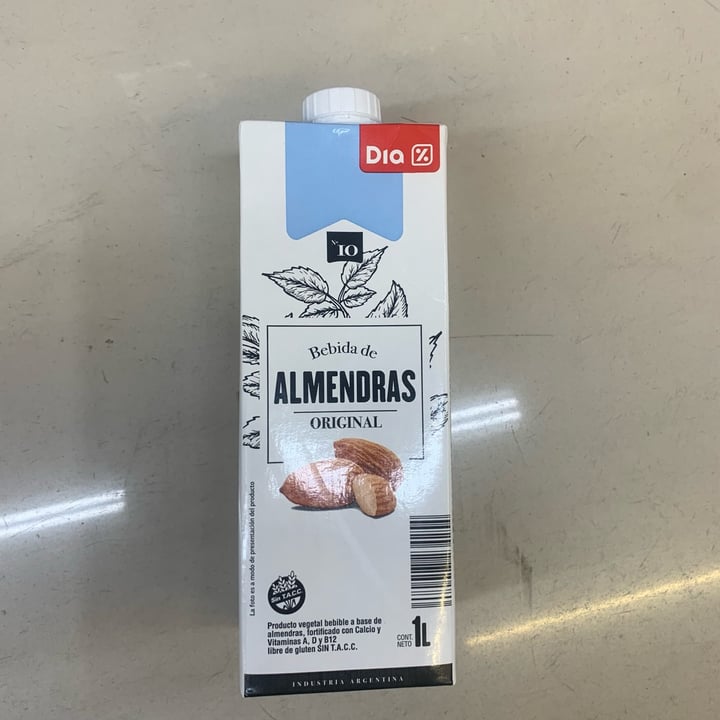 photo of Dia% Bebida de Almendras shared by @naleuem on  23 Dec 2021 - review