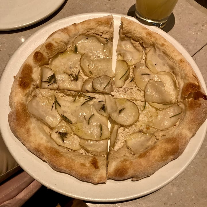 photo of Mudrá Pizza Bianca shared by @outofstep on  28 Aug 2021 - review