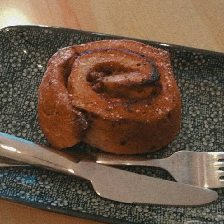photo of ClemCafé Cinnamon roll vegano shared by @miriamqtt on  10 Oct 2020 - review