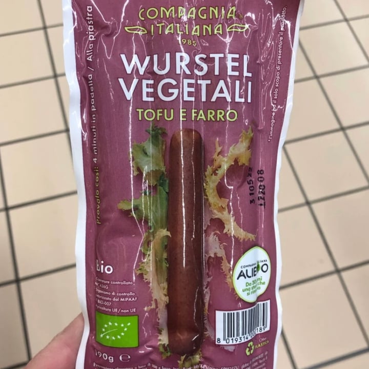 review photo of Compagnia Italiana Würstel vegetali tofu e farro shared by @veganleaf on 23 May 2022 - review