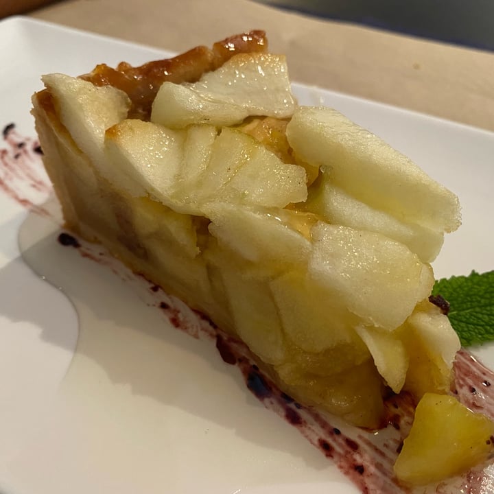 photo of Penguin Bar Tarta de Manzana con Sirope de agave shared by @esti8 on  07 May 2022 - review