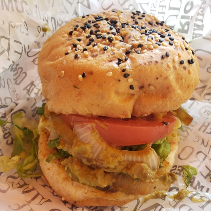 photo of Revolucion Verde Beyond Burger shared by @blankapola on  09 May 2020 - review