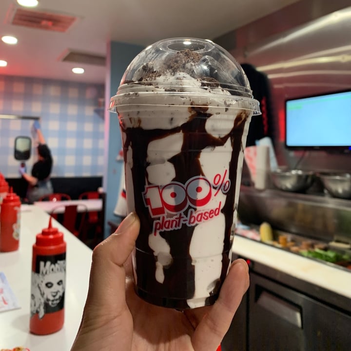 photo of Monty's Good Burger Chocolate shake shared by @lohasmiles on  12 Aug 2020 - review