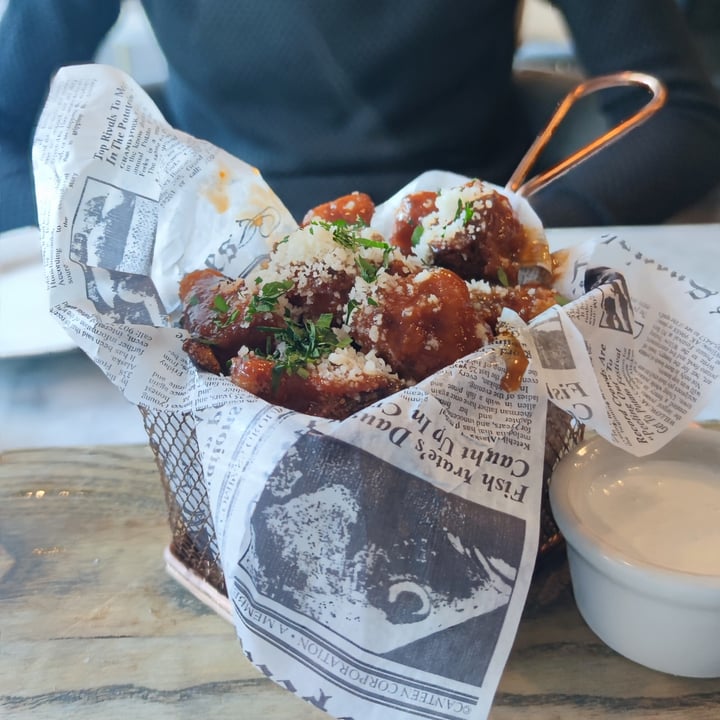 photo of Willow Vegan Bistro Cauliflower Wings (bbq) shared by @itslara on  23 Nov 2021 - review