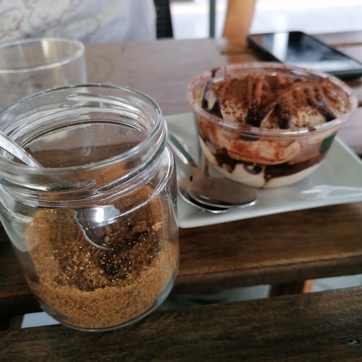 photo of BuenaVida 100% Vegan Tiramisú shared by @goveganleti on  12 Dec 2021 - review