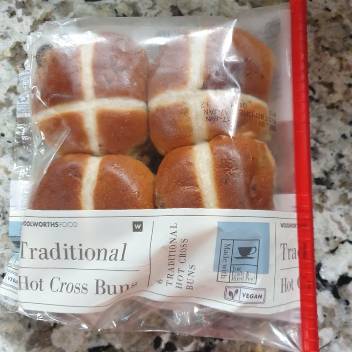 photo of Woolworths Food Traditional Hot Cross Buns shared by @tilana85 on  17 Jan 2021 - review