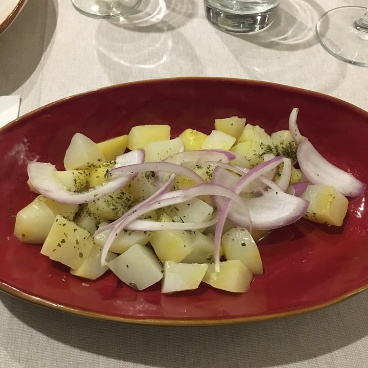 photo of Ristorante Le Chat Noir Insalata di patate con cipolla, origano, olio di oliva shared by @ladysabattini on  15 Aug 2020 - review