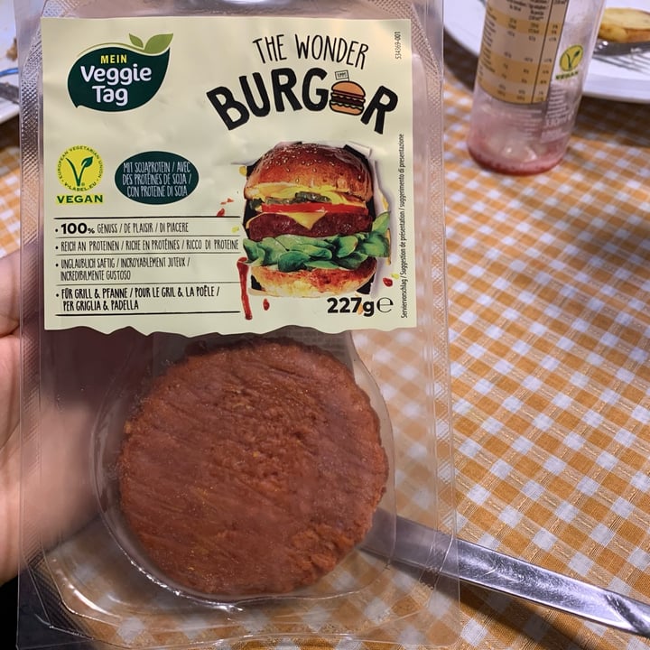 photo of Mein Veggie Tag The Wonder Burger shared by @catep on  02 Jun 2022 - review