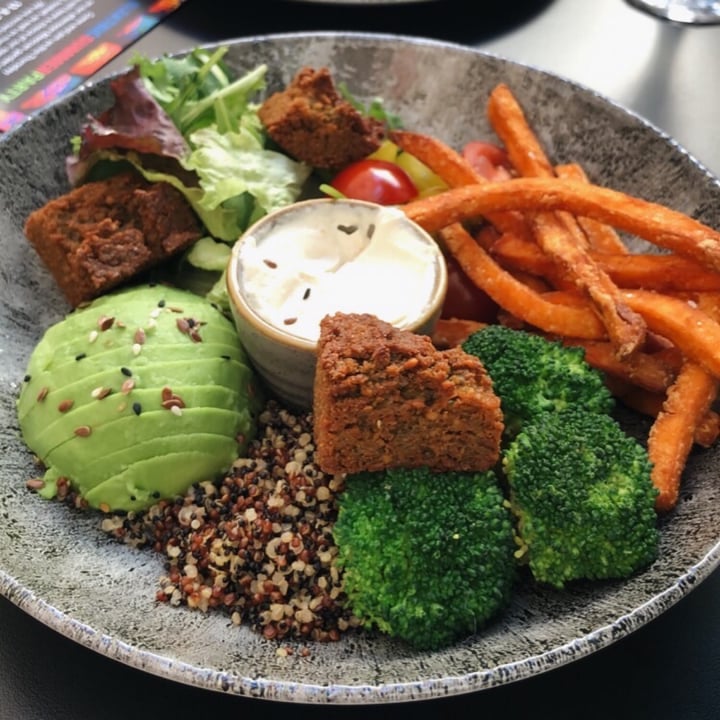 review photo of CAFÉ ELEKTRIC Buddha Bowl shared by @juliageyer on 12 Aug 2020 - review