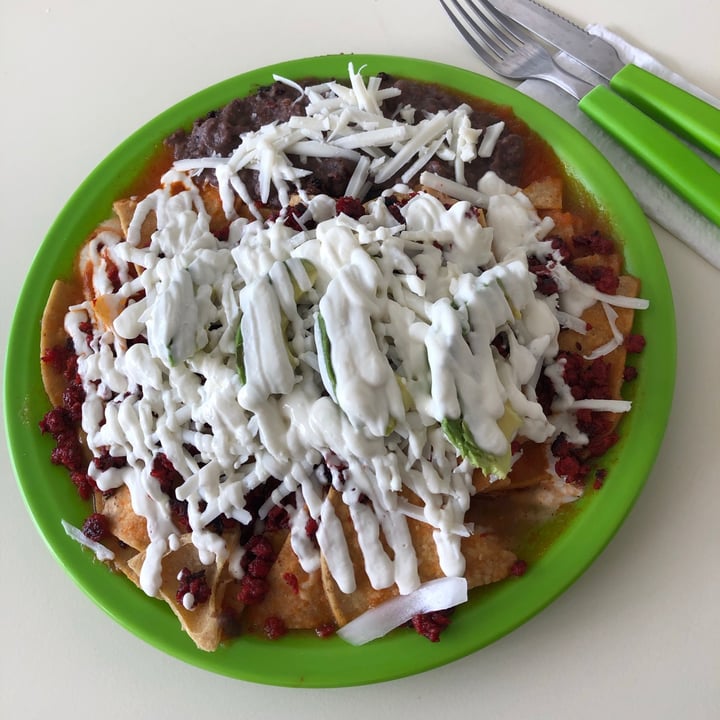 photo of Antojito con Amor Chilaquiles con chorizo shared by @anavegancancun on  09 Aug 2020 - review