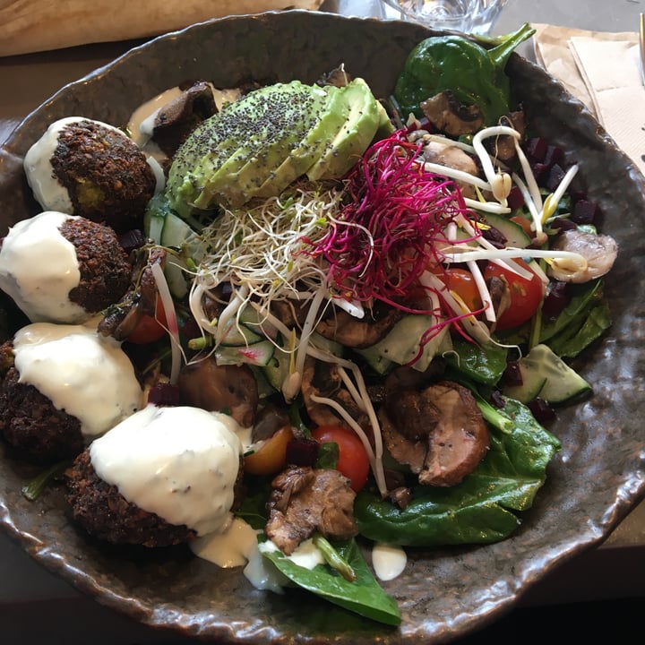 review photo of Honest Greens Avocado supergreen, falafel shared by @pinavi on 25 Mar 2022 - review