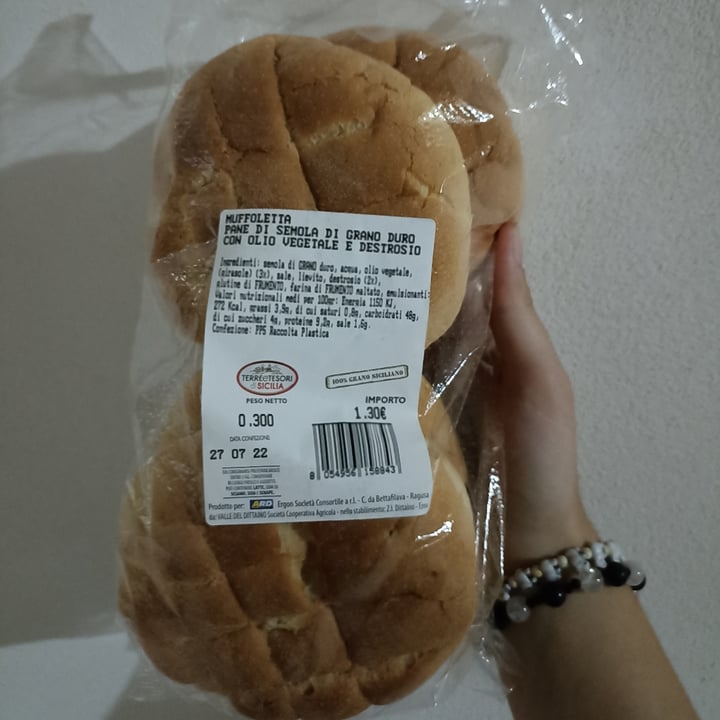 photo of Terre tesori di Sicilia Muffoletta - Pane Di Semola Di Grano Duro Con Olio Vegetale shared by @jupitels on  27 Jul 2022 - review