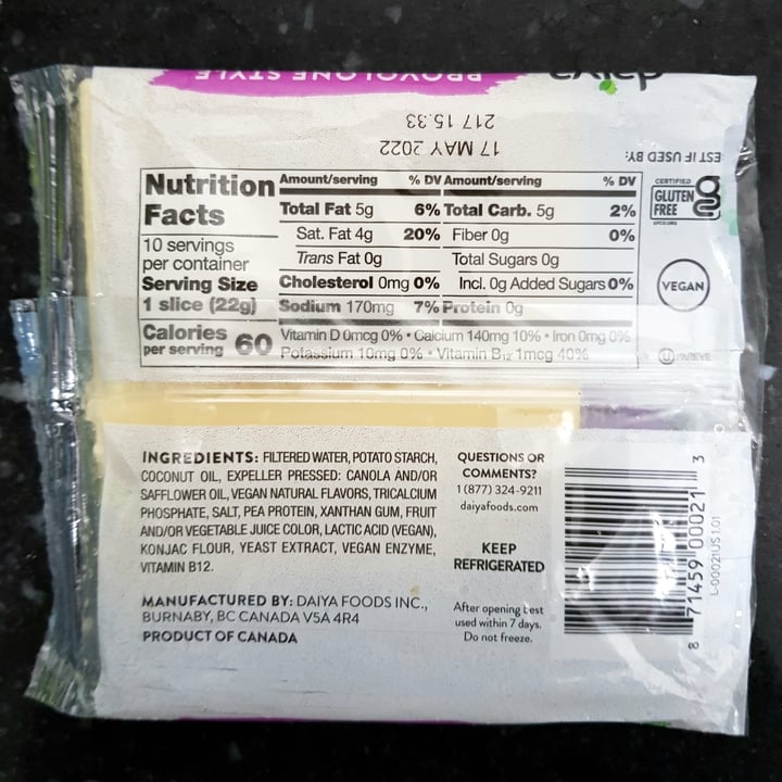 photo of Daiya Provolone Style Slices shared by @veganfoodreviewer on  18 Jan 2022 - review