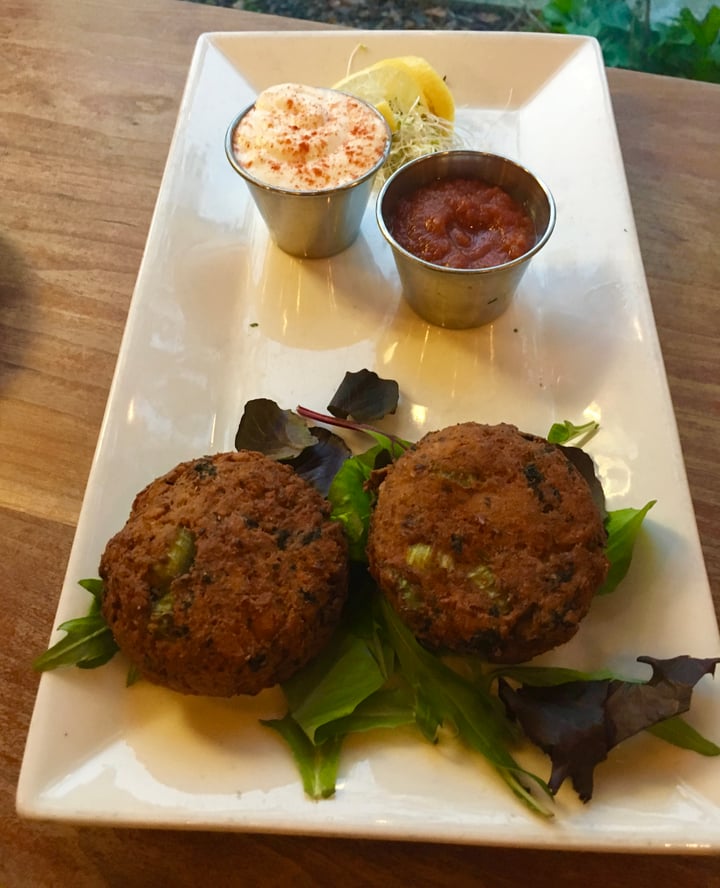 review photo of Graze Nashville Chickpea Bay Cakes shared by @mailin on 22 Oct 2018 - review