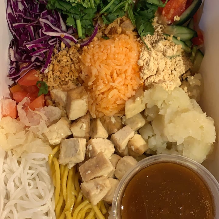 photo of Top Burmese Bistro Royale Hand Mix Rainbow Salad shared by @emilymatheny on  28 Apr 2021 - review