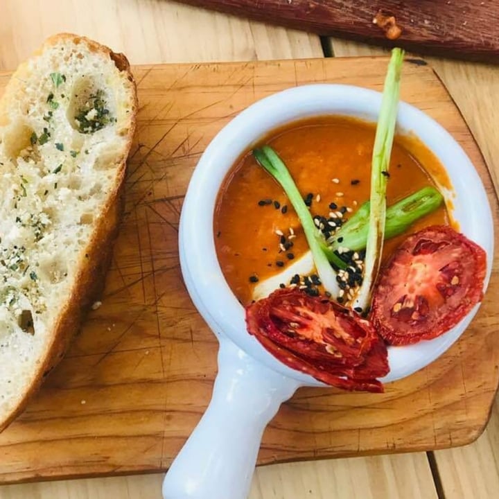 photo of Green Point Restaurants Crema de tomate shared by @danielaorihuelab on  19 May 2020 - review