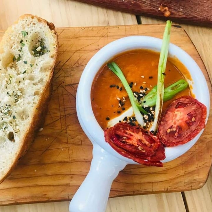 review photo of Green Point Restaurants Crema de tomate shared by @danielaorihuelab on 19 May 2020 - review