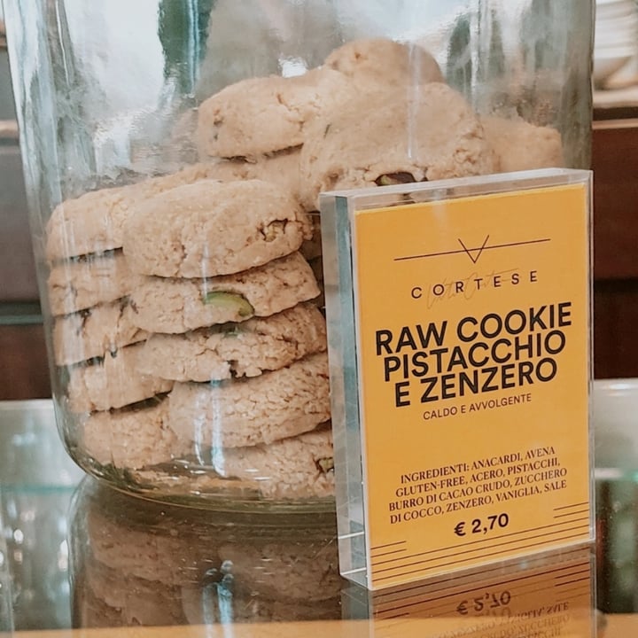 photo of Cortese Café 900 Cookies raw zenzero e pistacchio shared by @wandavetveg on  09 May 2022 - review