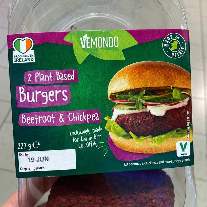 photo of Vemondo 2 Plant Based Burgers Beetroot & Chickpea shared by @erikaberry on  12 Jun 2022 - review