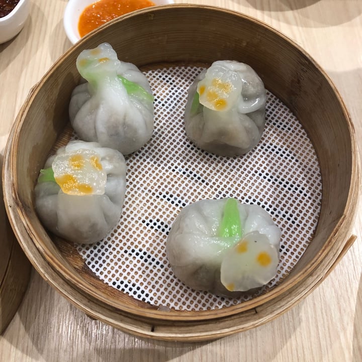 review photo of Lotus Vegetarian Restaurant Truffle Mixed Mushroom Dumplings shared by @sparklyy on 15 Mar 2021 - review