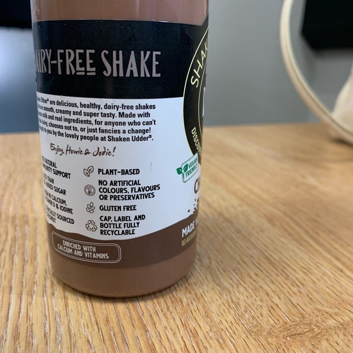 photo of Shaken Other Dairy-Free Chocolate flavour shake made with coconut milk shared by @avocado-uk on  27 Jul 2022 - review