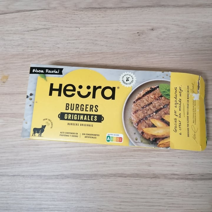 photo of Heura Burgers Originali shared by @veganoonpics on  27 Dec 2021 - review