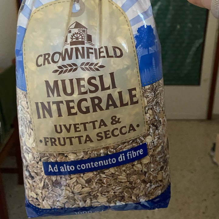photo of Crownfield Muesli integral con frutos secos shared by @chiarasss on  28 Apr 2022 - review