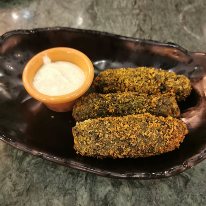 review photo of The Green Affair Croquetes de espinafres Com Molho De Iogurte E Hortelã shared by @veraclmartins on 12 Jun 2021 - review