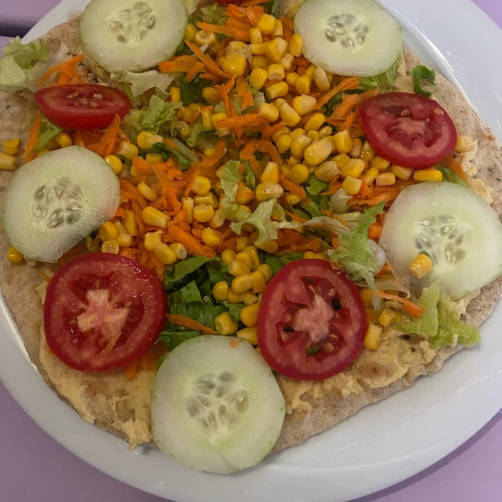 photo of Artha Naan con hummus e verdure shared by @maiunagloria on  21 Jun 2022 - review