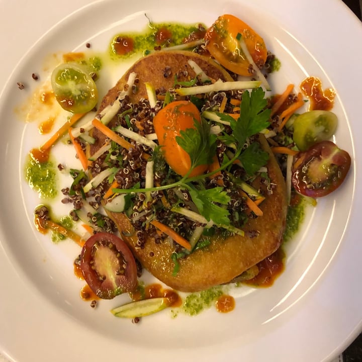 review photo of Le Pain Quotidien - Recoleta Mall Provoleta de Almendras con Tabule de Quinoa shared by @magicvegan on 20 Jan 2021 - review