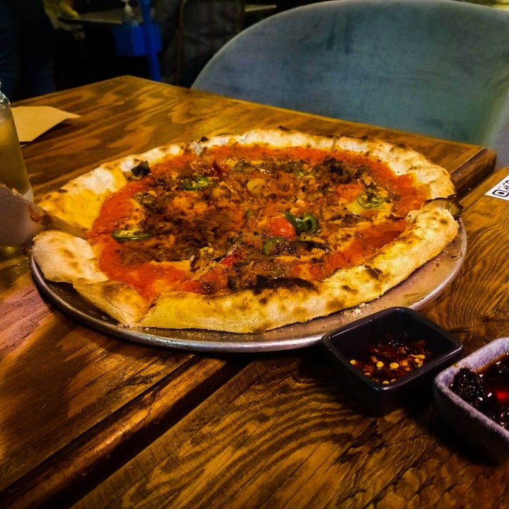 photo of Pizza Futura Pizza De Salchicha Picante shared by @urbanlicht on  23 Nov 2020 - review