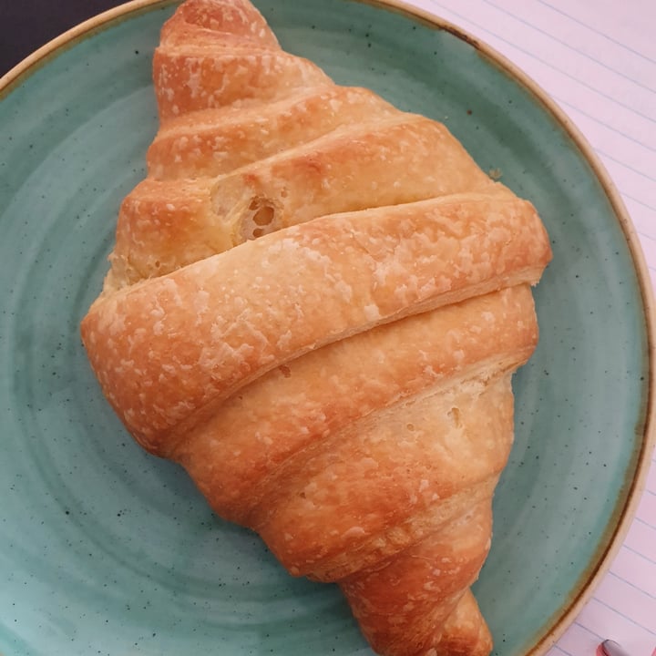 photo of Juvenate Conscious Eatery Plain Croissant shared by @kendrahudson on  16 Jul 2022 - review